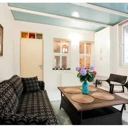 Two Seperate For Friends And Families Istambul