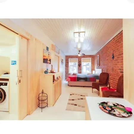 Two Seperate For Friends And Families Apartment *