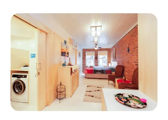 Two Seperate For Friends And Families Apartment *